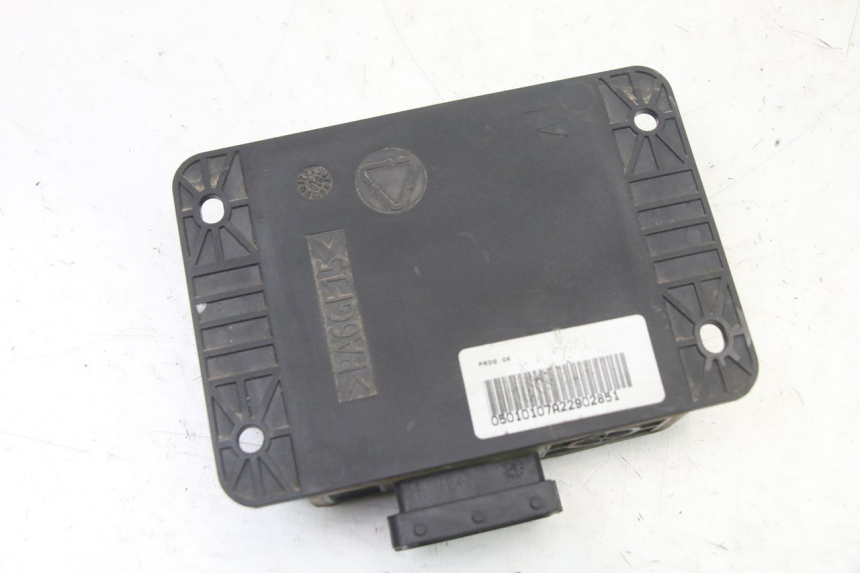 photo de RELÉ ROLL LOCK PIAGGIO MP3 LT 400 (2007 - 2012) - Outro ângulo de visão