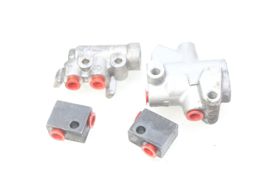 photo de DISTRIBUIDOR DE FREIO YAMAHA FJR ABS 1300 (2006 - 2012) - Ampliação técnica