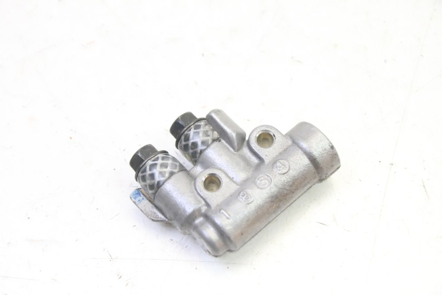 photo de DISTRIBUIDOR DE FREIO YAMAHA FJR ABS 1300 (2006 - 2012) - Outro ângulo de visão