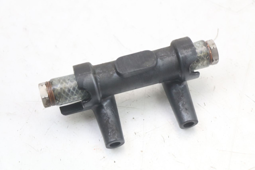 photo de DISTRIBUIDOR DE FREIO KAWASAKI GTR 1000 (1994 - 2004) - Outro ângulo de visão