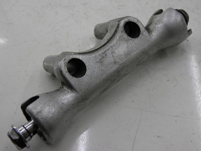 photo de DISTRIBUIDOR DE FREIO KAWASAKI ZEPHYR 550 (1991 - 1998) - Detalhe da peça