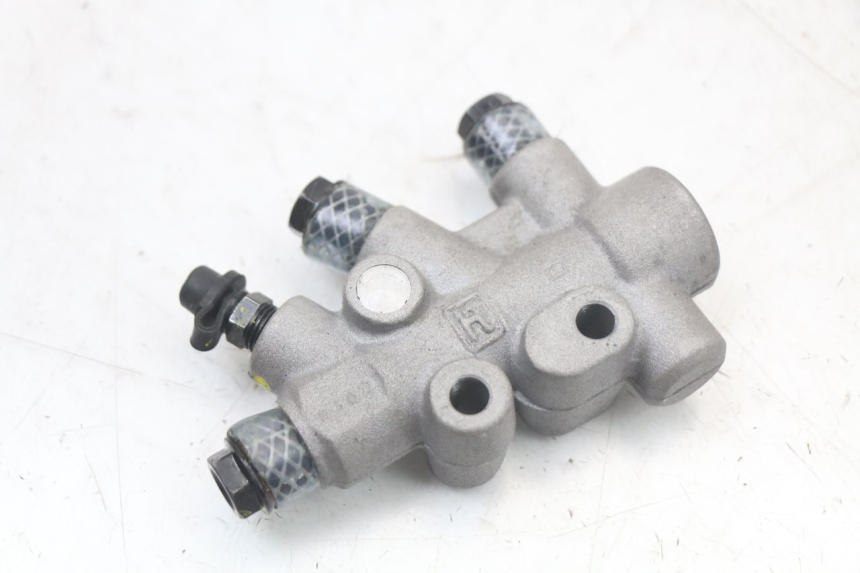 photo de DISTRIBUIDOR DE TRAVÃO PIAGGIO MP3 HPE 350 (2018 - 2020) - Pontos de fixação