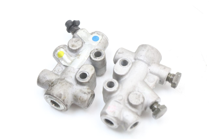 photo de DISTRIBUIDOR DE FREIO PIAGGIO MP3 LT 400 (2007 - 2012) - Detalhe da peça