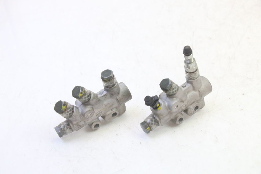 photo de DISTRIBUIDOR DE FREIO PIAGGIO MP3 LT 300 (2010 - 2016) - Detalhe da peça