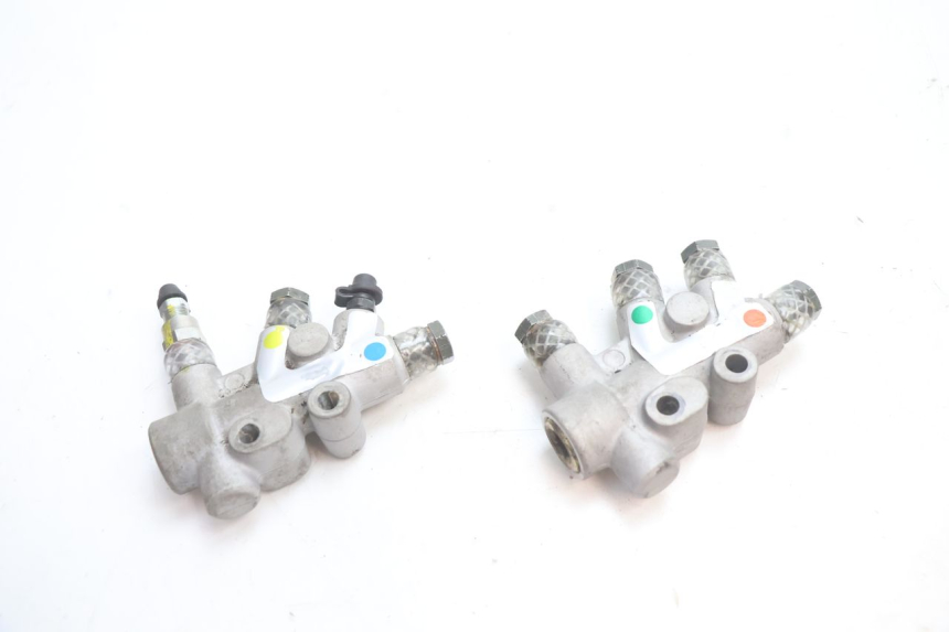 photo de DISTRIBUIDOR DE FREIO PIAGGIO MP3 LT 300 (2010 - 2016) - Detalhe da peça