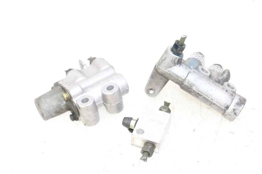 photo de DISTRIBUIDOR DE FREIO HONDA ST PAN EUROPEAN 1300 (2002 - 2013) - Zoom do estado de desgaste