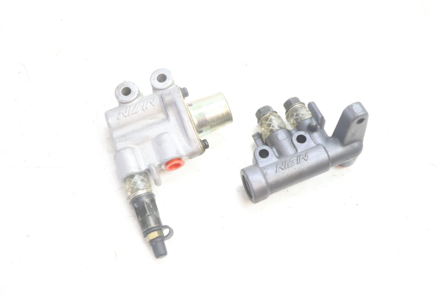 photo de DISTRIBUIDOR DE FREIO HONDA VFR FI RC46 800 (1998 - 2001) - Vista principal