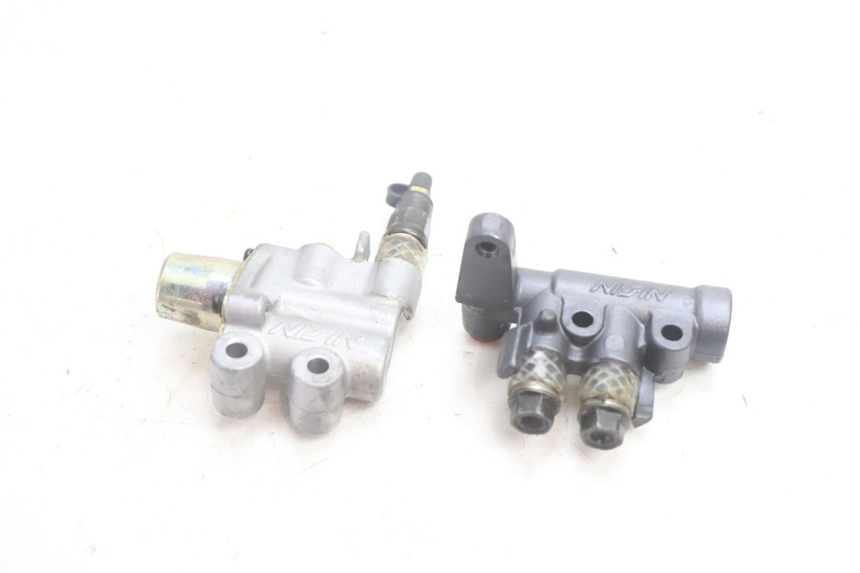 photo de DISTRIBUIDOR DE FREIO HONDA VFR FI RC46 800 (1998 - 2001) - Detalhe da peça