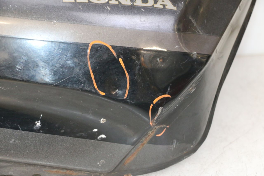 photo de RESERVATÓRIO DE COMBUSTÍVEL HONDA CBR F SC25 1000 (1989 - 1992) - Detalhes característicos