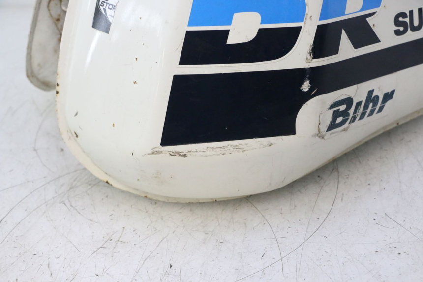 photo de RESERVATÓRIO DE COMBUSTÍVEL SUZUKI DR S 600 (1985 - 1989) - Zoom do estado de desgaste