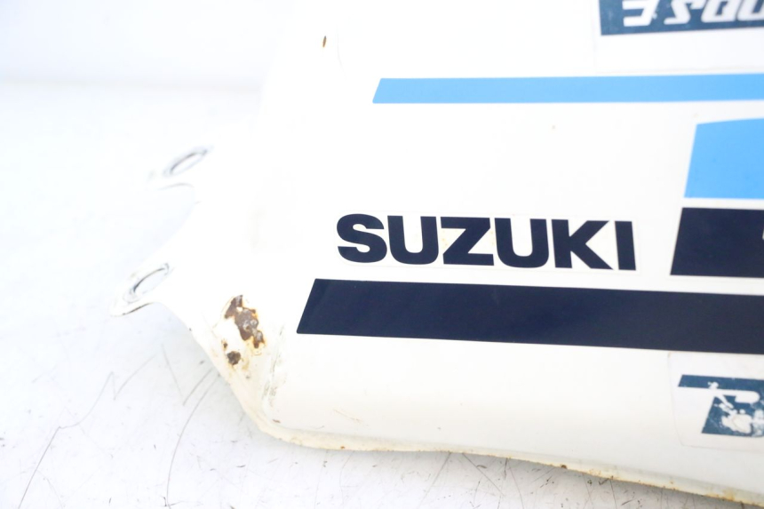 photo de RESERVATÓRIO DE COMBUSTÍVEL SUZUKI DR S 600 (1985 - 1989) - Marcações e referências