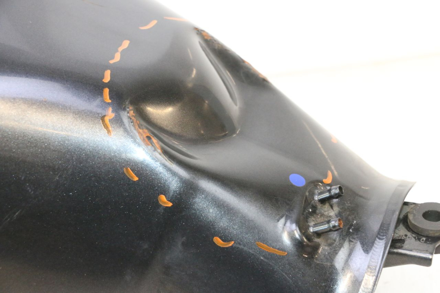 photo de RESERVATÓRIO DE COMBUSTÍVEL KAWASAKI ER-6 ER6 F ABS 650 (2012 - 2016) - Detalhes característicos