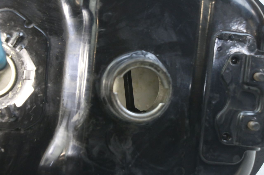 photo de RESERVATÓRIO DE COMBUSTÍVEL TNT MOTOR FASTINO 4T 50 (2013 - 2019) - Zoom do estado de desgaste