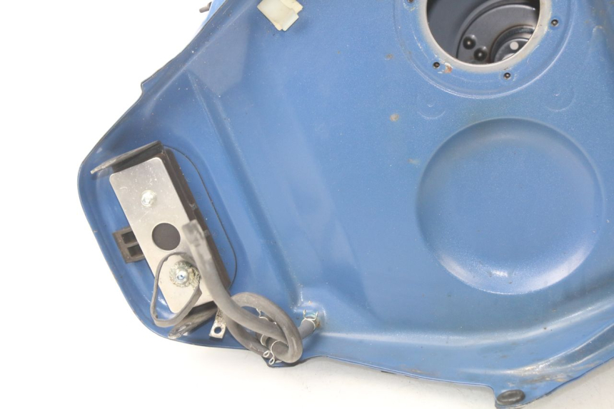 photo de RESERVATÓRIO DE COMBUSTÍVEL YAMAHA FJR ABS 1300 (2006 - 2012) - Zoom do estado de desgaste