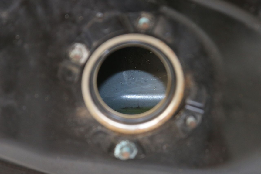 photo de RESERVATÓRIO DE COMBUSTÍVEL HONDA FORZA 125 (2015 - 2016) - Zoom do estado de desgaste