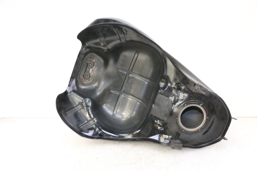 photo de RESERVATÓRIO DE COMBUSTÍVEL YAMAHA FZ6 FAZER S2 600 (2007 - 2011) - Zoom do estado de desgaste