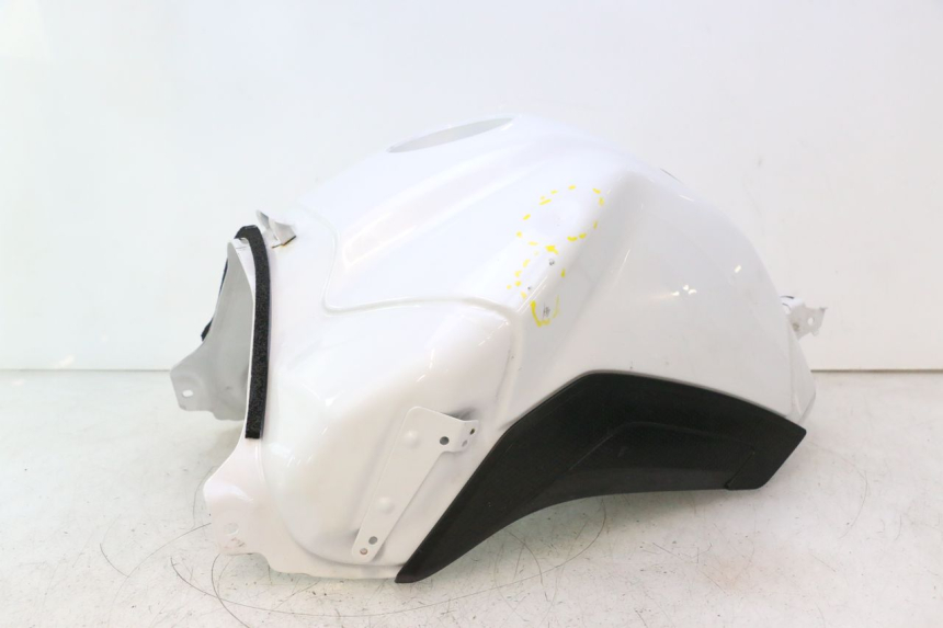 photo de RESERVATÓRIO DE COMBUSTÍVEL YAMAHA FZ8 800 (2010 - 2016) - Zoom do estado de desgaste