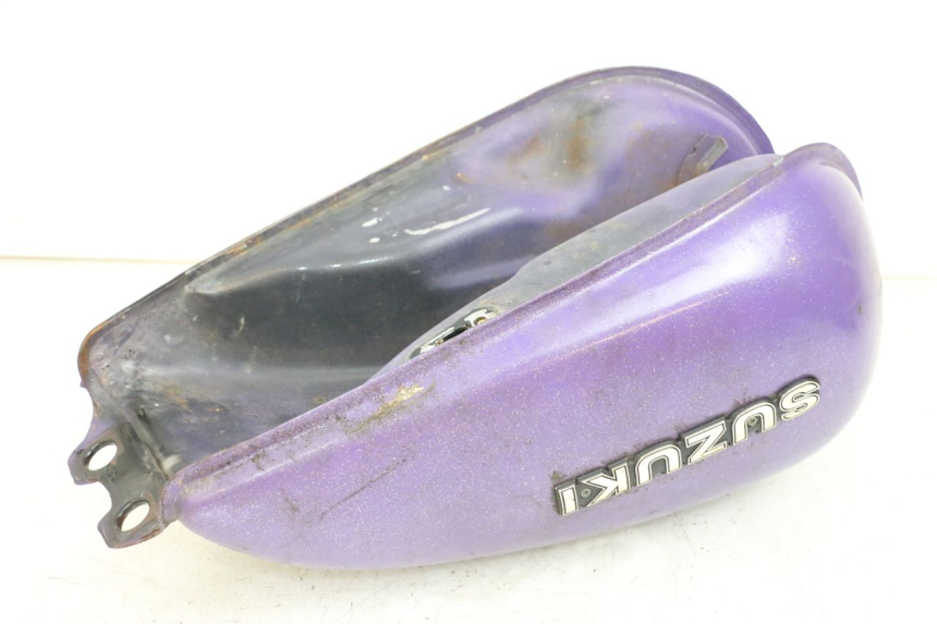 photo de RESERVATÓRIO DE COMBUSTÍVEL SUZUKI GN 125 (1997 - 2000) - Detalhe da peça