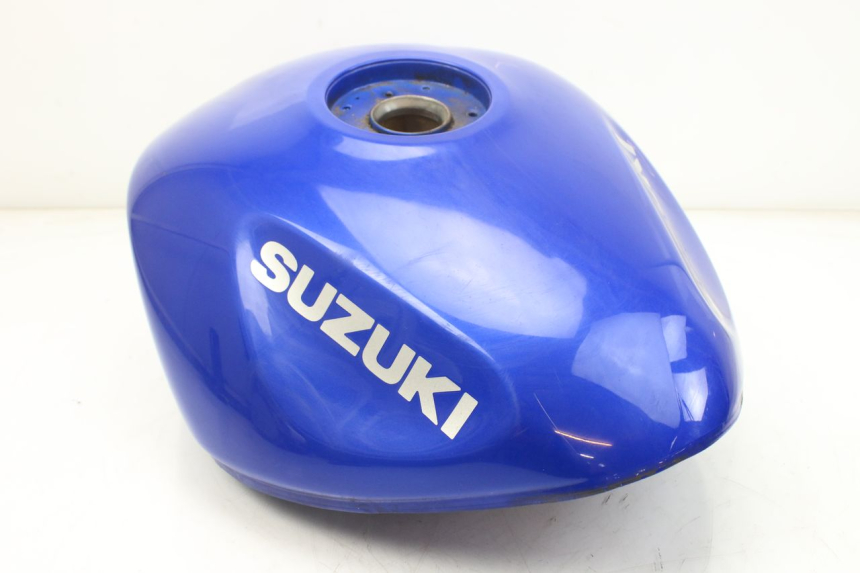 photo de RESERVATÓRIO DE COMBUSTÍVEL SUZUKI GSF S BANDIT 600 (2000 - 2004) - Detalhes característicos