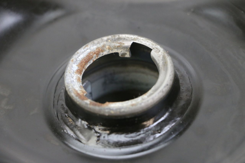 photo de RESERVATÓRIO DE COMBUSTÍVEL HONDA SH i 300 (2015 - 2020) - Pontos de fixação