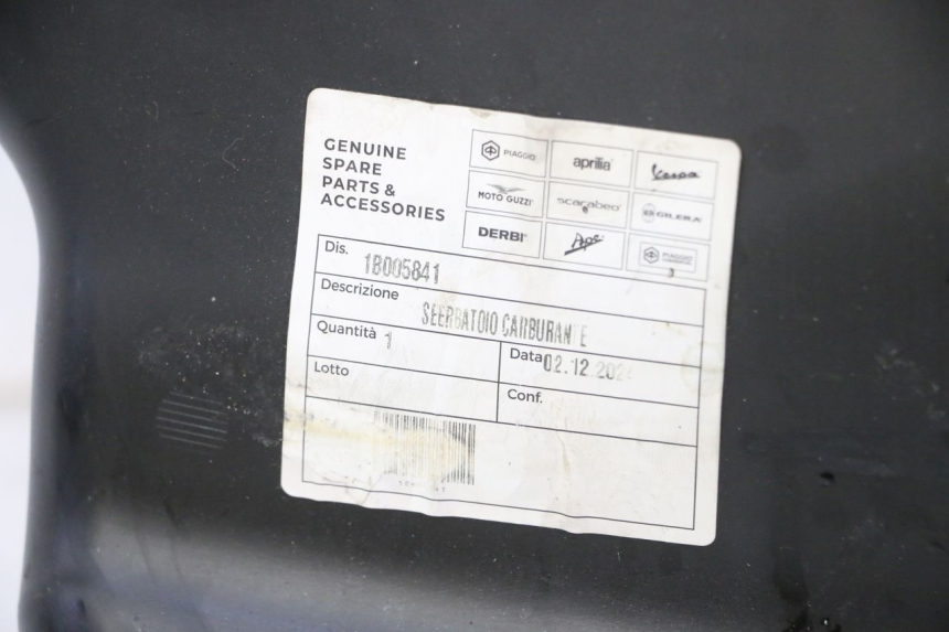 photo de RESERVATÓRIO DE COMBUSTÍVEL PIAGGIO MP3 HPE 310 (2024 - 2025) - Pontos de fixação