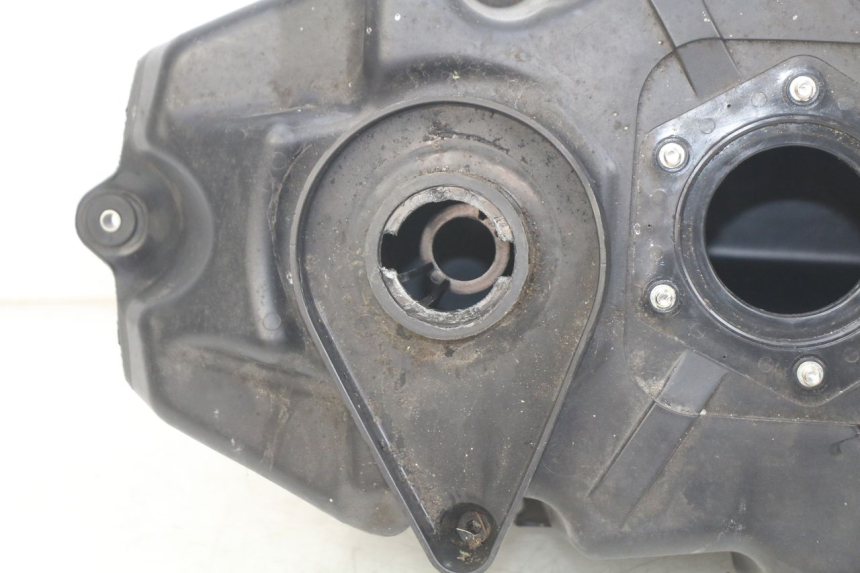 photo de RESERVATÓRIO DE COMBUSTÍVEL YAMAHA MT ABS 125 (2014 - 2018) - Estado da superfície
