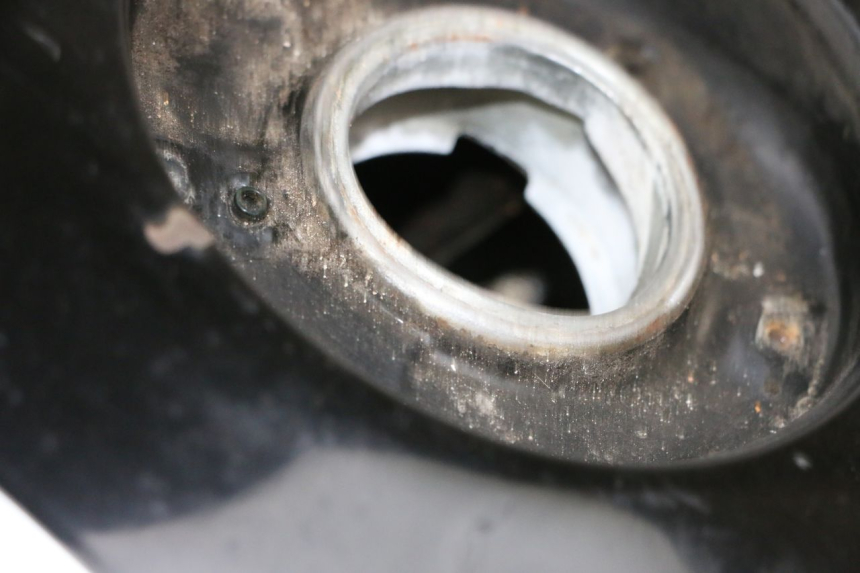 photo de RESERVATÓRIO DE COMBUSTÍVEL HONDA NSR R 125 (1994 - 2003) - Detalhes característicos