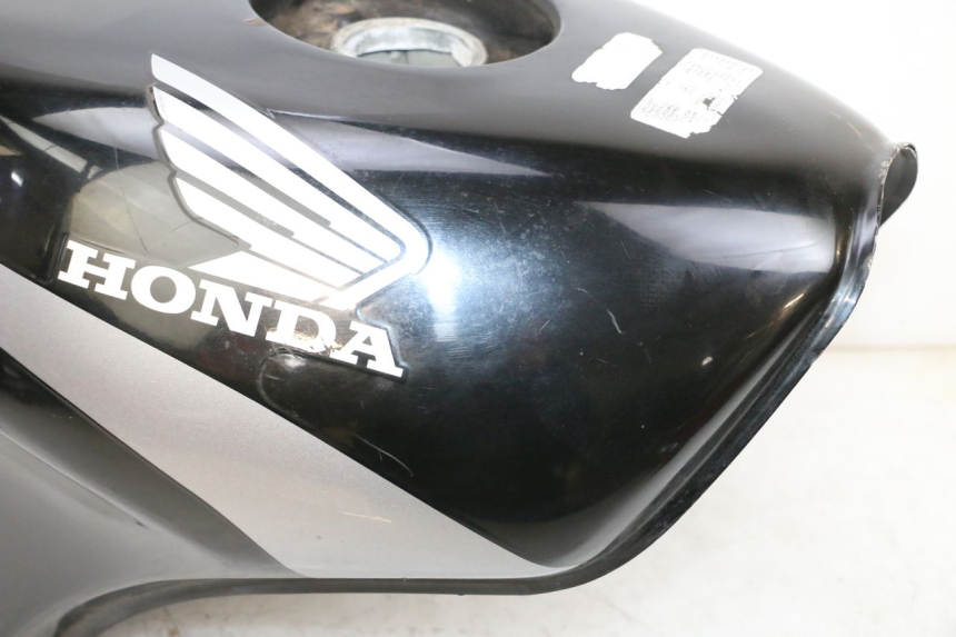 photo de RESERVATÓRIO DE COMBUSTÍVEL HONDA NSR R 125 (1994 - 2003) - Zoom do estado de desgaste