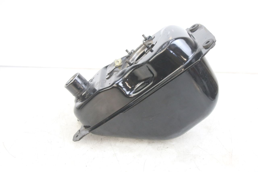 photo de RESERVATÓRIO DE COMBUSTÍVEL HONDA PCX (JF47) 125 (2012 - 2013) - Pontos de fixação