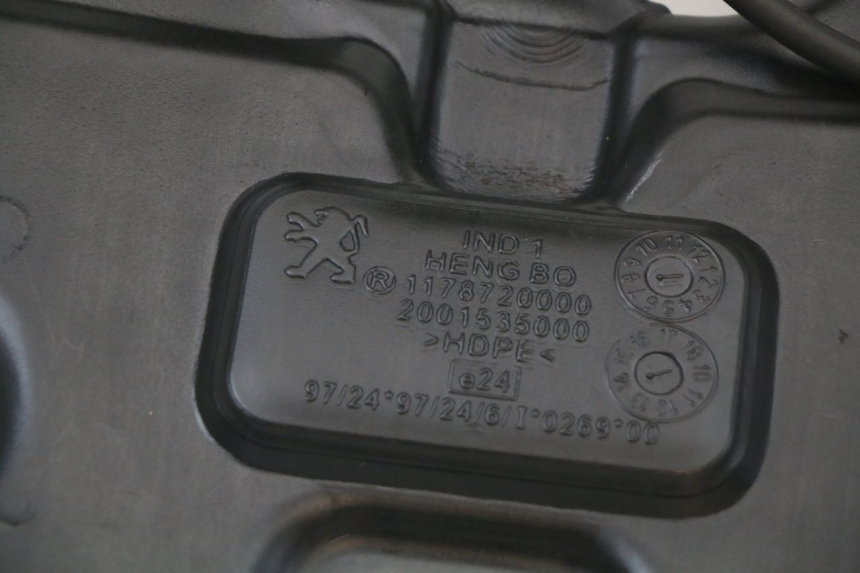 photo de RESERVATÓRIO DE COMBUSTÍVEL PEUGEOT DJANGO 125 (2014 - 2017) - Detalhe da peça