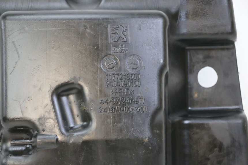photo de RESERVATÓRIO DE COMBUSTÍVEL PEUGEOT SPEEDFIGHT 3 LC 2T 50 (2009 - 2015) - Detalhe da peça