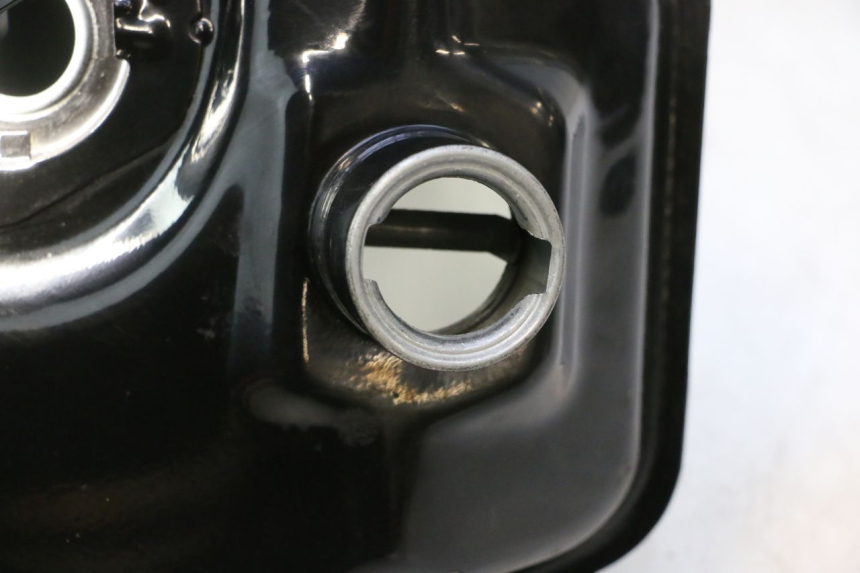 photo de RESERVATÓRIO DE COMBUSTÍVEL TNT MOTOR ROMA 10' 4T 50 (2007 - 2018) - Detalhe da peça