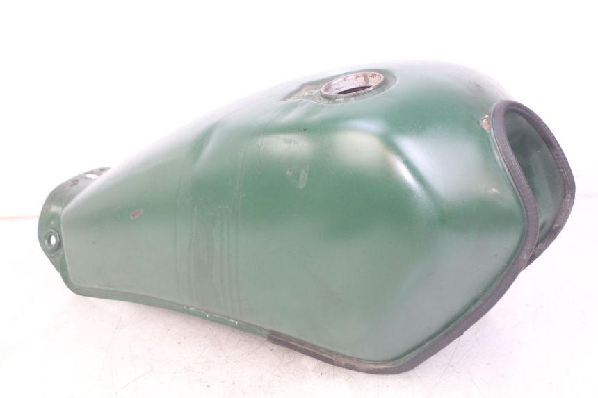 photo de RESERVATÓRIO DE COMBUSTÍVEL YAMAHA SR 125 (1982 - 2003) - Detalhes característicos