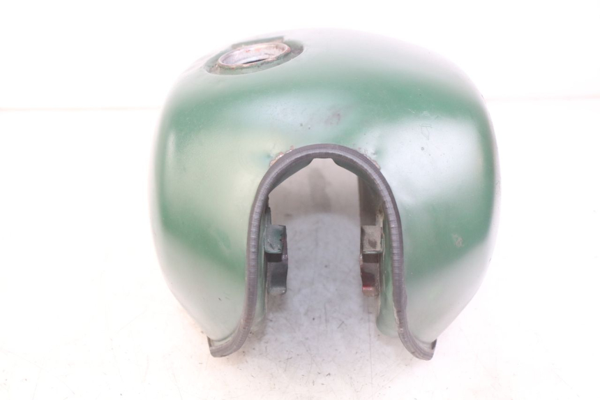photo de RESERVATÓRIO DE COMBUSTÍVEL YAMAHA SR 125 (1982 - 2003) - Pontos de fixação