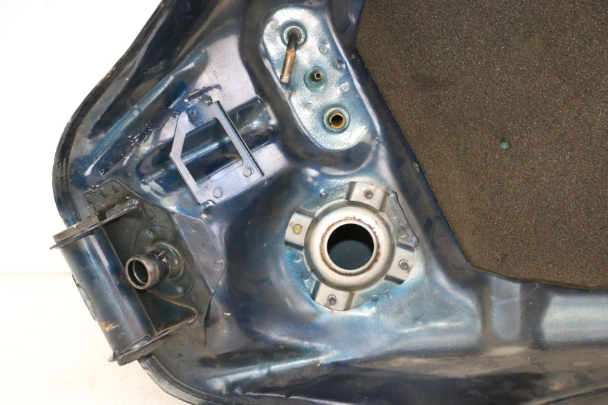 photo de RESERVATÓRIO DE COMBUSTÍVEL HONDA ST PAN EUROPEAN 1300 (2002 - 2013) - Pontos de fixação