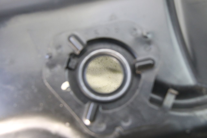 photo de RESERVATÓRIO DE COMBUSTÍVEL PEUGEOT TWEET 4T 50 (2014 - 2019) - Pontos de fixação