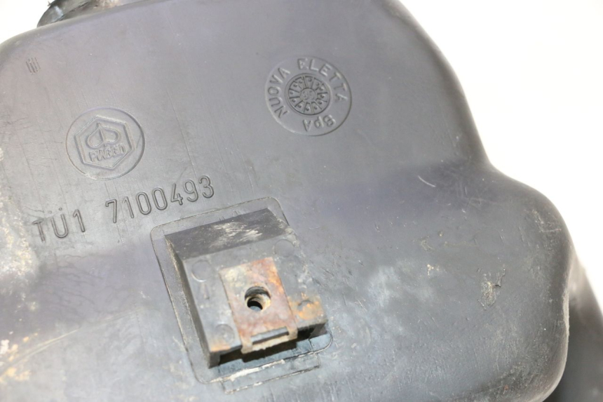 photo de RESERVATÓRIO DE COMBUSTÍVEL PIAGGIO TYPHOON 50 (1993 - 1999) - Detalhe da peça