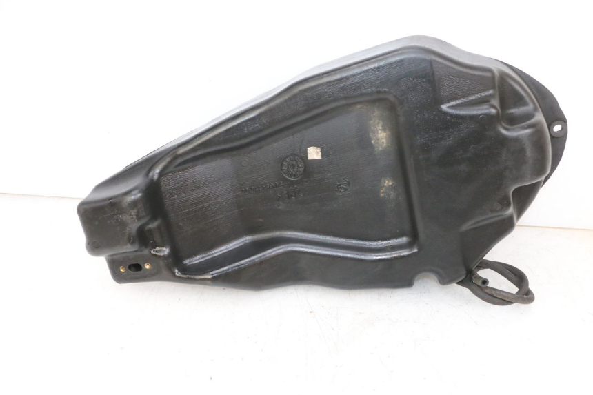 photo de RESERVATÓRIO DE COMBUSTÍVEL YAMAHA TZR 50 (2008 - 2016) - Zoom do estado de desgaste