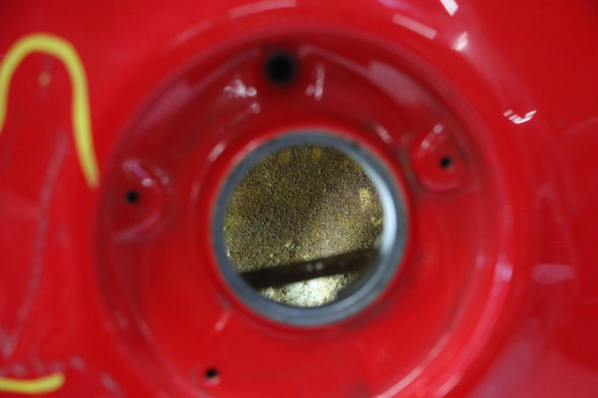 photo de RESERVATÓRIO DE COMBUSTÍVEL HONDA VFR FI RC46 800 (1998 - 2001) - Pontos de fixação