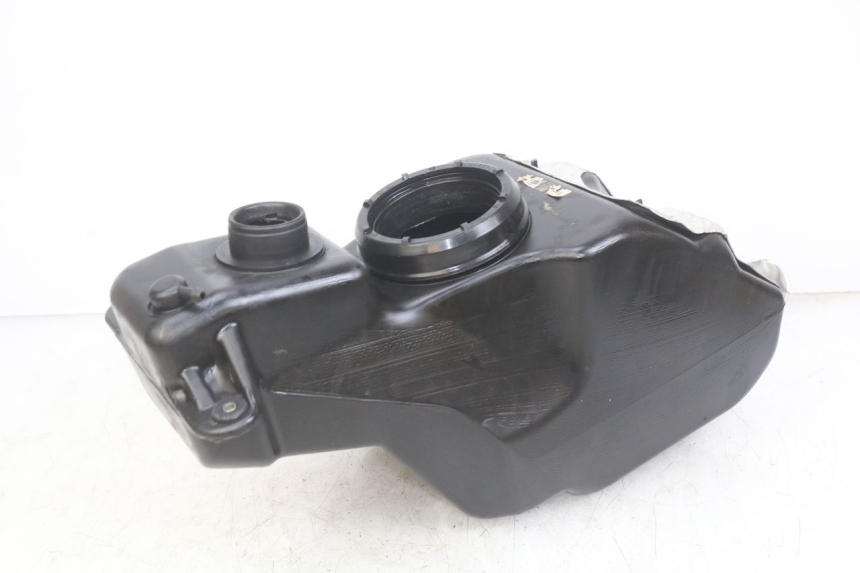 photo de RESERVATÓRIO DE COMBUSTÍVEL YAMAHA X-MAX XMAX 125 (2010 - 2013) - Zoom do estado de desgaste