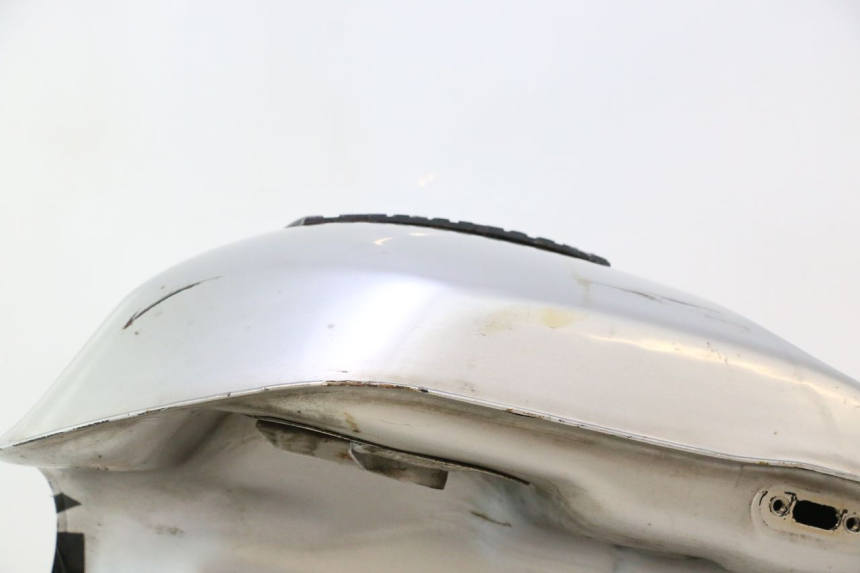 photo de RESERVATÓRIO DE COMBUSTÍVEL YAMAHA XJR 1300 (1998 - 2002) - Detalhe da peça
