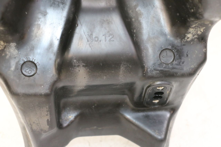 photo de RESERVATÓRIO DE COMBUSTÍVEL YAMAHA YZ-F YZF 250 (2007 - 2013) - Zoom do estado de desgaste