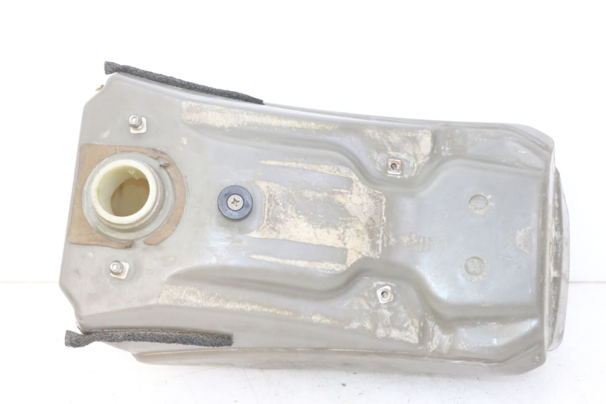 photo de RESERVATÓRIO DE COMBUSTÍVEL YAMAHA YZ-F YZF 250 (2014 - 2018) - Zoom do estado de desgaste
