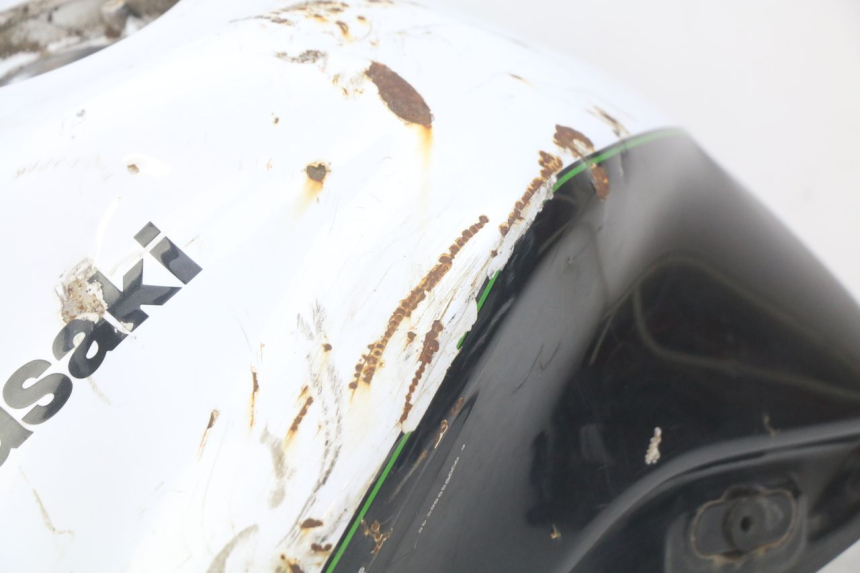 photo de RESERVATÓRIO DE COMBUSTÍVEL KAWASAKI Z 750 (2007 - 2013) - Detalhes característicos