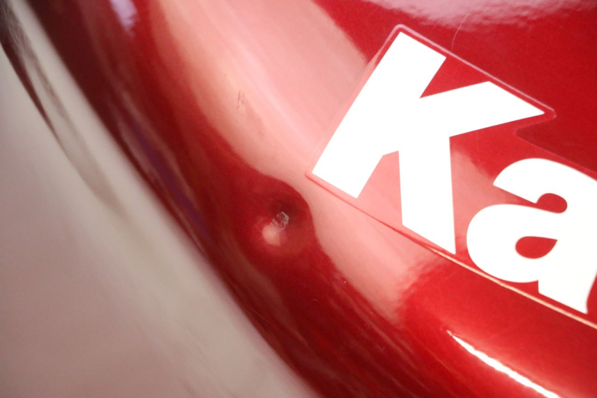 photo de RESERVATÓRIO DE COMBUSTÍVEL KAWASAKI ZR 7 750 (1999 - 2004) - Ângulo alternativo