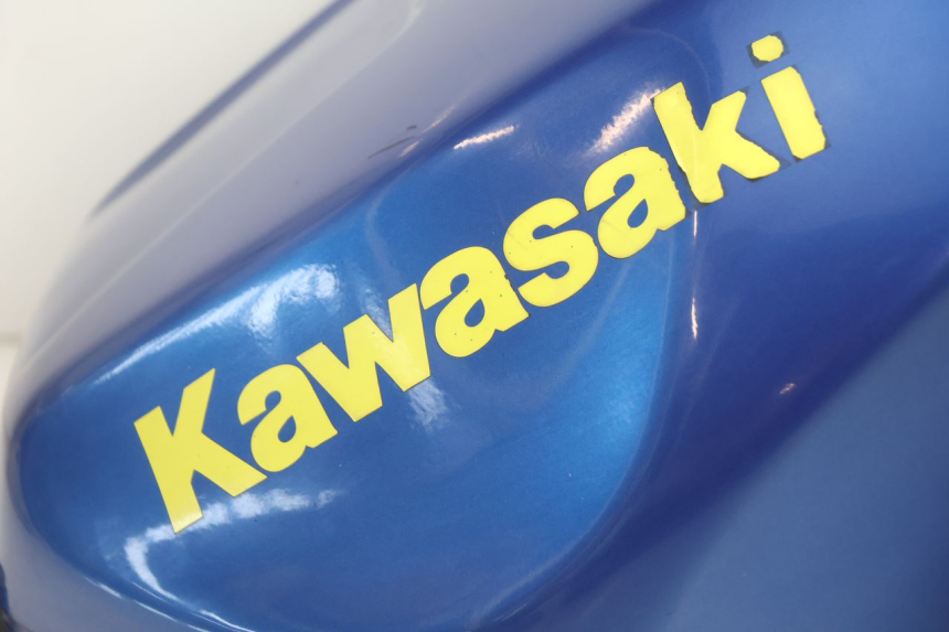 photo de RESERVATÓRIO DE COMBUSTÍVEL KAWASAKI ZX-6R ZX6R 600 (1995 - 1997) - Zoom do estado de desgaste