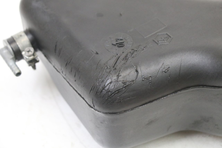 photo de RESERVATÓRIO DE ÓLEO PIAGGIO VESPA S 2T 50 (2007 - 2014) - Zoom do estado de desgaste