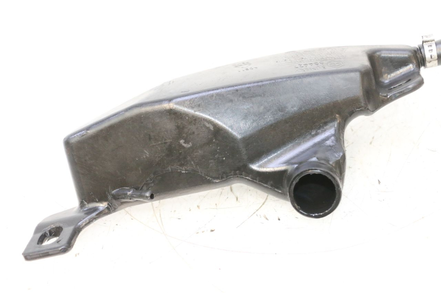 photo de RESERVATÓRIO DE ÓLEO APRILIA SR MOTARD 50 (2012 - 2018) - Pontos de fixação