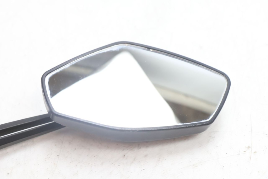 photo de ESPELHO RETROVISOR DIREITO TNT MOTOR GRIDO 2T 50 (2010 - 2019) - Zoom do estado de desgaste