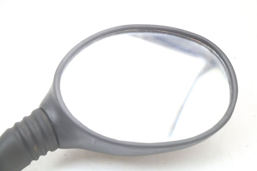 photo de ESPELHO RETROVISOR DIREITO YAMAHA YP MAJESTY 125 (2002 - 2006) - Zoom do estado de desgaste